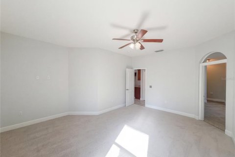 House in Lakeland, Florida 4 bedrooms, 229 sq.m. № 2113876 - photo 4