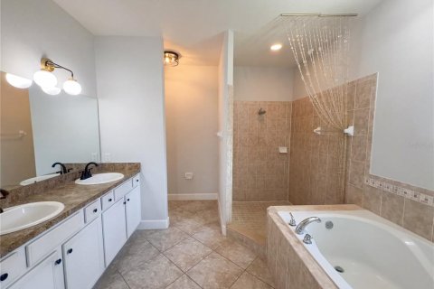 House in Lakeland, Florida 4 bedrooms, 229 sq.m. № 2113876 - photo 17
