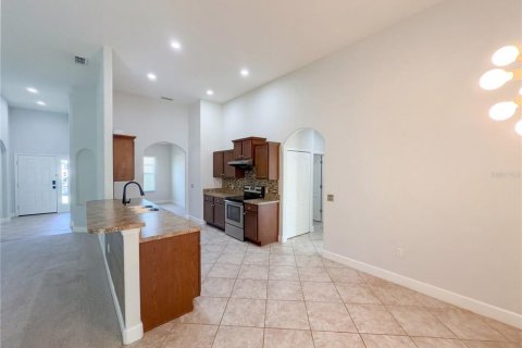 House in Lakeland, Florida 4 bedrooms, 229 sq.m. № 2113876 - photo 9