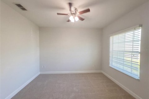 House in Lakeland, Florida 4 bedrooms, 229 sq.m. № 2113876 - photo 12