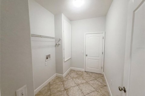 House in Lakeland, Florida 4 bedrooms, 229 sq.m. № 2113876 - photo 14