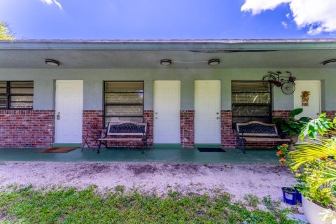 Propiedad comercial en venta en Coconut Creek, Florida, 111.48 m2 № 1119902 - foto 1