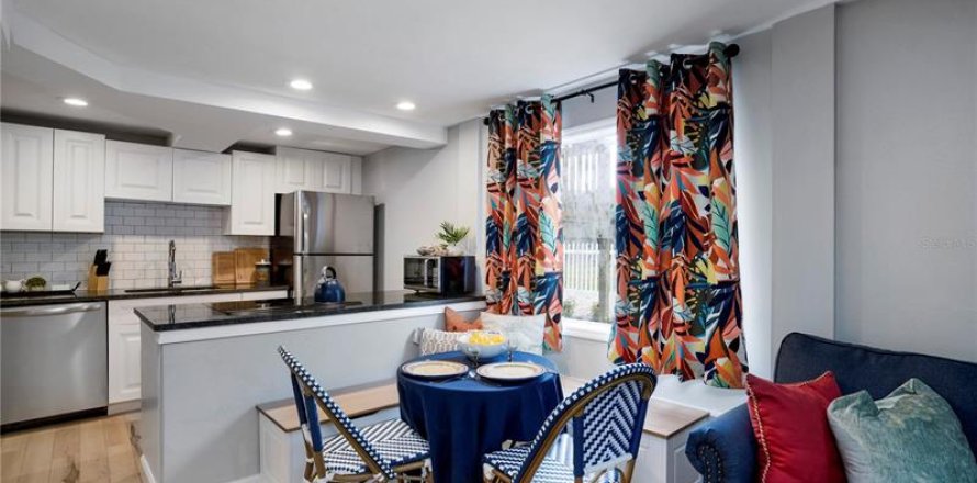 Appartement à Sarasota, Floride 3 chambres, 114.83 m2 № 219976