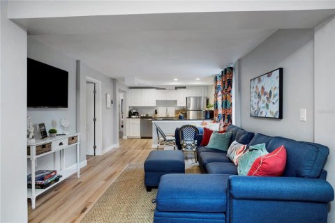 Apartamento en alquiler en Sarasota, Florida, 3 dormitorios, 114.83 m2 № 219976 - foto 8