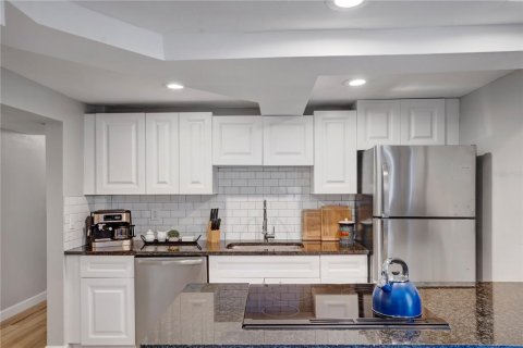 Apartamento en alquiler en Sarasota, Florida, 3 dormitorios, 114.83 m2 № 219976 - foto 5
