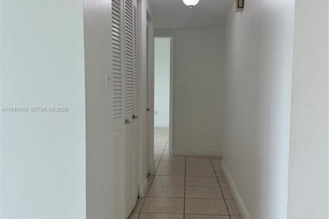 Apartamento en alquiler en Hollywood, Florida, 2 dormitorios, 102.19 m2 № 2057776 - foto 9