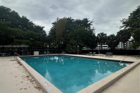 Apartamento en alquiler en Hollywood, Florida, 2 dormitorios, 102.19 m2 № 2057776 - foto 24