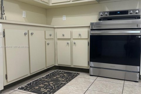 Apartamento en alquiler en Hollywood, Florida, 2 dormitorios, 102.19 m2 № 2057776 - foto 7