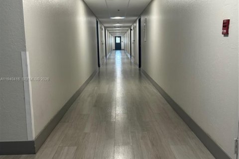 Apartamento en alquiler en Hollywood, Florida, 2 dormitorios, 102.19 m2 № 2057776 - foto 17