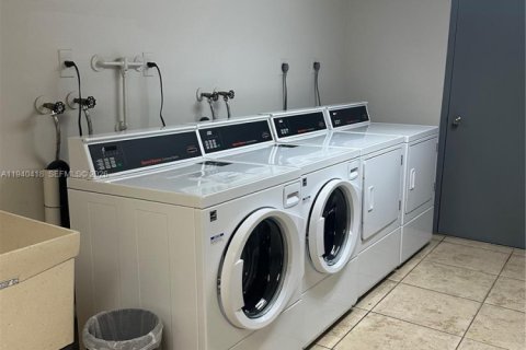 Apartamento en alquiler en Hollywood, Florida, 2 dormitorios, 102.19 m2 № 2057776 - foto 16