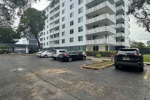 Apartamento en Hollywood, Florida 2 dormitorios, 102.19 m2 № 2057776