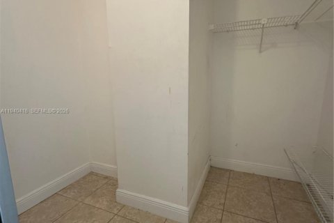 Apartamento en alquiler en Hollywood, Florida, 2 dormitorios, 102.19 m2 № 2057776 - foto 13