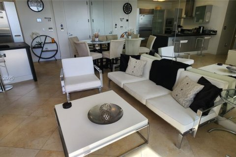 Снять в аренду кондоминиум в Санни-Айлс-Бич, Флорида 3 спальни, 146.51м2, № 2034254 - фото 6