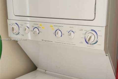 Снять в аренду кондоминиум в Санни-Айлс-Бич, Флорида 3 спальни, 146.51м2, № 2034254 - фото 19