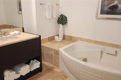 Снять в аренду кондоминиум в Санни-Айлс-Бич, Флорида 3 спальни, 146.51м2, № 2034254 - фото 15