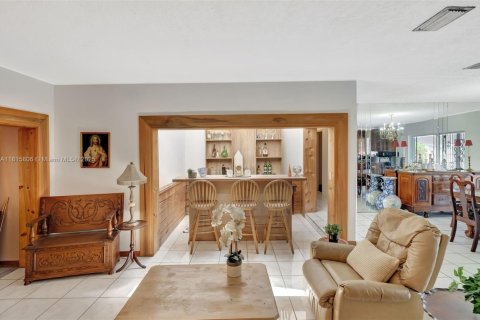 Купить виллу или дом в Майами, Флорида 5 спален, 228.17м2, № 1768489 - фото 7
