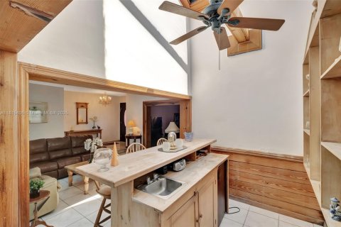 Купить виллу или дом в Майами, Флорида 5 спален, 228.17м2, № 1768489 - фото 19
