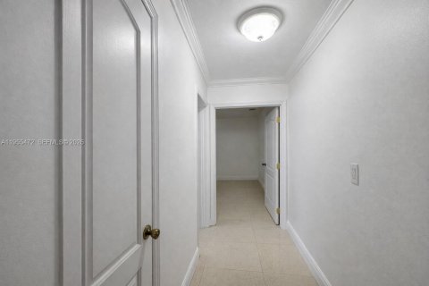 Снять в аренду виллу или дом в Пемброк-Пайнс, Флорида 3 спальни, 195.19м2, № 2011905 - фото 7