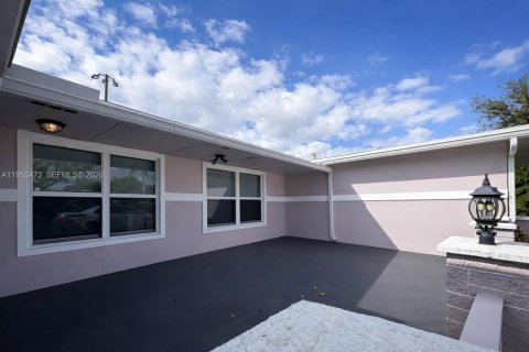 Снять в аренду виллу или дом в Пемброк-Пайнс, Флорида 3 спальни, 195.19м2, № 2011905 - фото 13