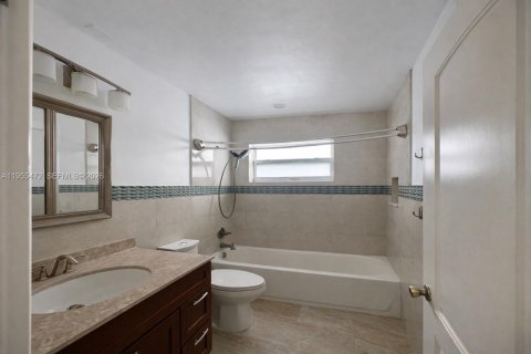 Снять в аренду виллу или дом в Пемброк-Пайнс, Флорида 3 спальни, 195.19м2, № 2011905 - фото 10