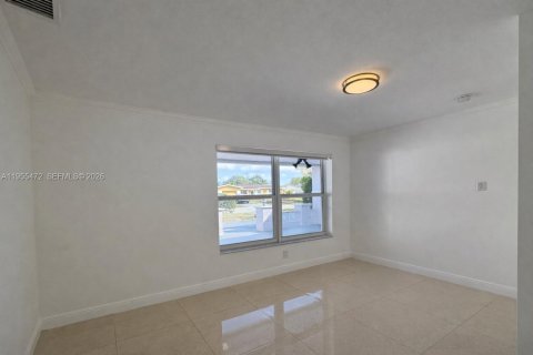 Снять в аренду виллу или дом в Пемброк-Пайнс, Флорида 3 спальни, 195.19м2, № 2011905 - фото 9