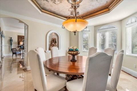 House in Miami Lakes, Florida 6 bedrooms, 395.39 sq.m. № 2031781 - photo 24