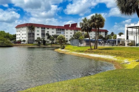 Condo in Lauderhill, Florida, 1 bedroom  № 2086710
