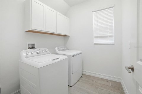 Casa en alquiler en Palmetto, Florida, 3 dormitorios, 201.23 m2 № 2099208 - foto 24