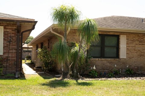 Duplex in Lakeland, Florida 2 bedrooms, 150.97 sq.m. № 1650812 - photo 3
