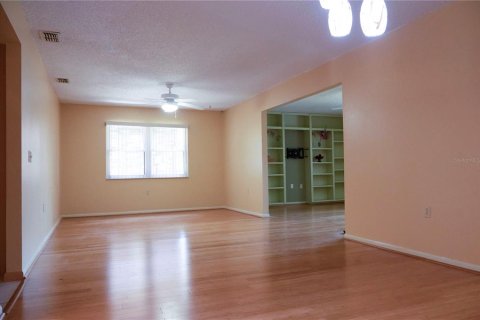 Duplex in Lakeland, Florida 2 bedrooms, 150.97 sq.m. № 1650812 - photo 7