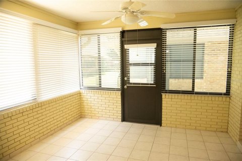 Duplex in Lakeland, Florida 2 bedrooms, 150.97 sq.m. № 1650812 - photo 16