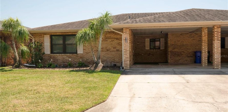 Duplex in Lakeland, Florida 2 bedrooms, 150.97 sq.m. № 1650812