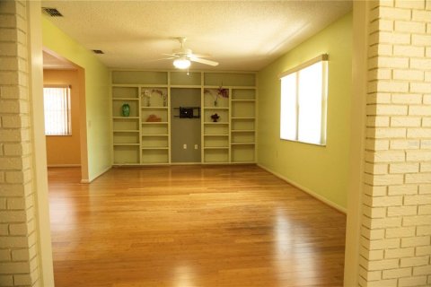 Duplex in Lakeland, Florida 2 bedrooms, 150.97 sq.m. № 1650812 - photo 6