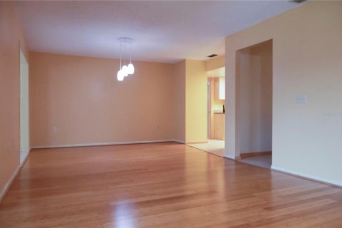 Duplex in Lakeland, Florida 2 bedrooms, 150.97 sq.m. № 1650812 - photo 8