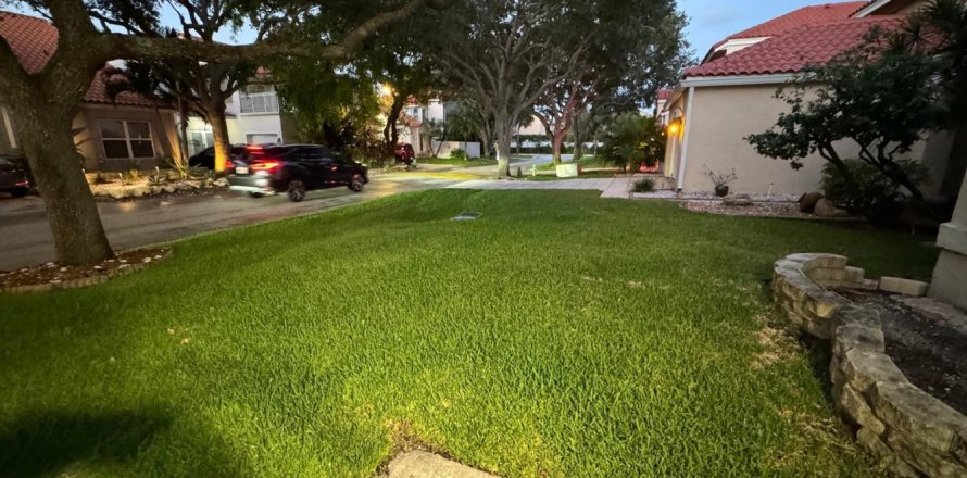 Casa en Hollywood, Florida 3 dormitorios, 217.95 m2 № 1223135