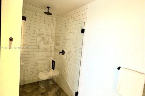 Condo in Miami, Florida, 1 bedroom  № 2061138 - photo 28