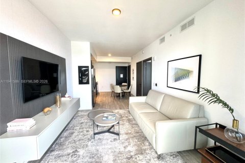 Condo in Miami, Florida, 1 bedroom  № 2061138 - photo 22