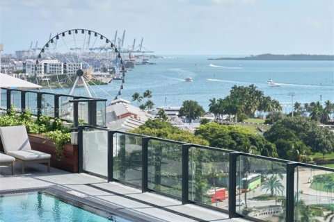 Condo in Miami, Florida, 1 bedroom  № 2061138 - photo 3