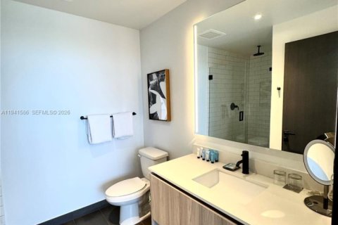 Condo in Miami, Florida, 1 bedroom  № 2061138 - photo 26