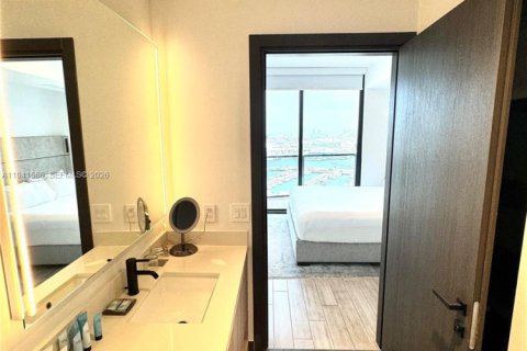 Condo in Miami, Florida, 1 bedroom  № 2061138 - photo 27