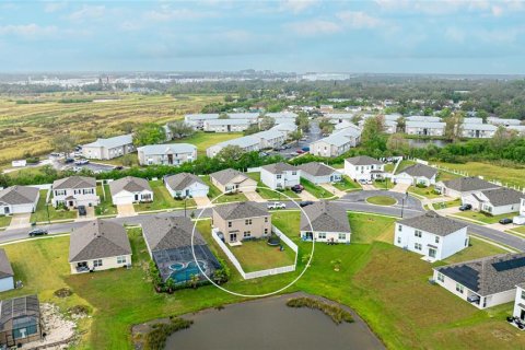 House in Bradenton, Florida 5 bedrooms, 242.01 sq.m. № 1845081 - photo 10