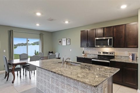 House in Bradenton, Florida 5 bedrooms, 242.01 sq.m. № 1845081 - photo 21