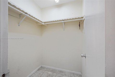 Condo in Miami, Florida, 2 bedrooms  № 1882593 - photo 25