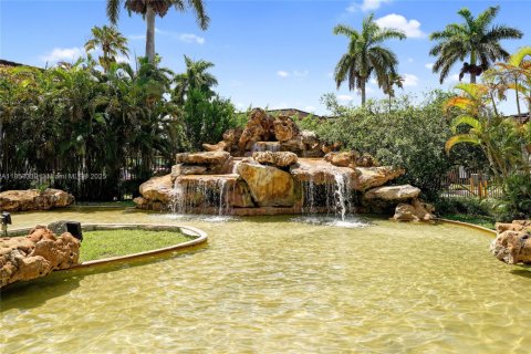 Condo in Miami, Florida, 2 bedrooms  № 1882593 - photo 29