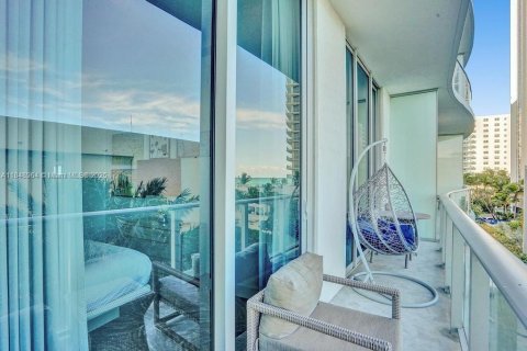 Condominio en venta en Hollywood, Florida, 1 dormitorio, 60.67 m2 № 2022383 - foto 10
