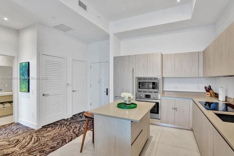 Condominio en venta en Hollywood, Florida, 1 dormitorio, 60.67 m2 № 2022383 - foto 20