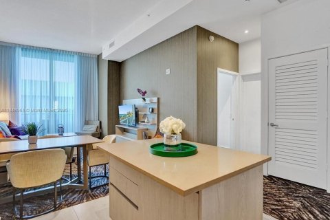 Condominio en venta en Hollywood, Florida, 1 dormitorio, 60.67 m2 № 2022383 - foto 17