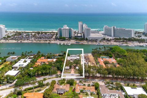 Land in Miami Beach, Florida № 1842848 - photo 1