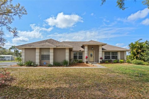 House in Mount Dora, Florida 3 bedrooms, 179.39 sq.m. № 1571505 - photo 2