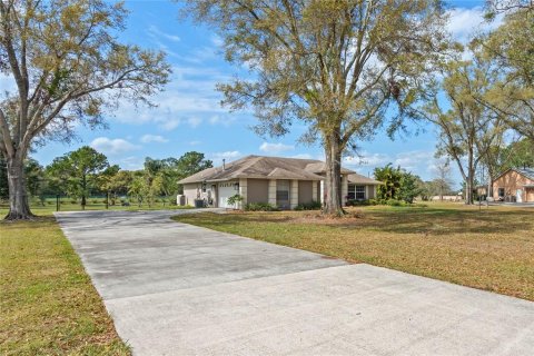 House in Mount Dora, Florida 3 bedrooms, 179.39 sq.m. № 1571505 - photo 5